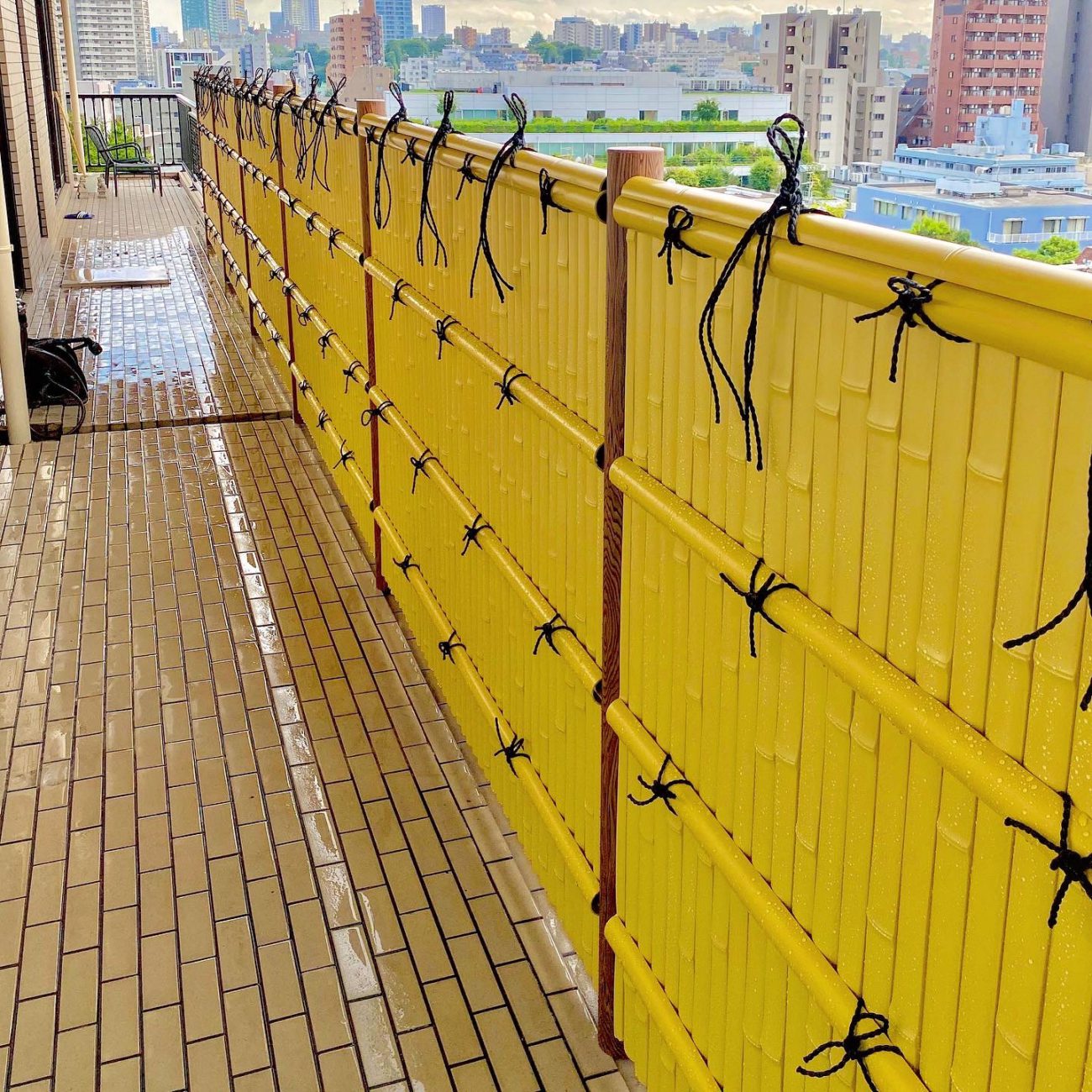 建仁寺垣 完成 全景 人工竹垣 マンション バルコニー