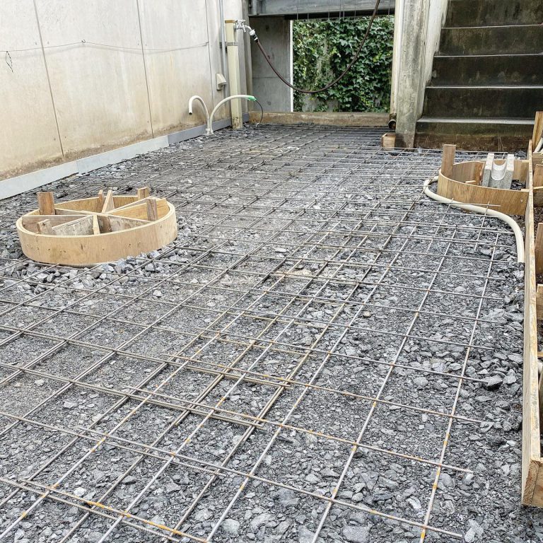ワイヤーメッシュ 砕石 土間コンクリート 型枠 植栽桝