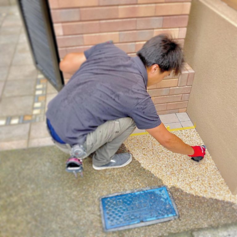 舗装 仕上げ 作業スタッフ タイル 外構