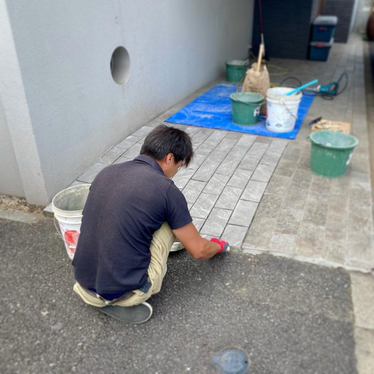 平板 敷石 舗装 作業スタッフ 外構工事