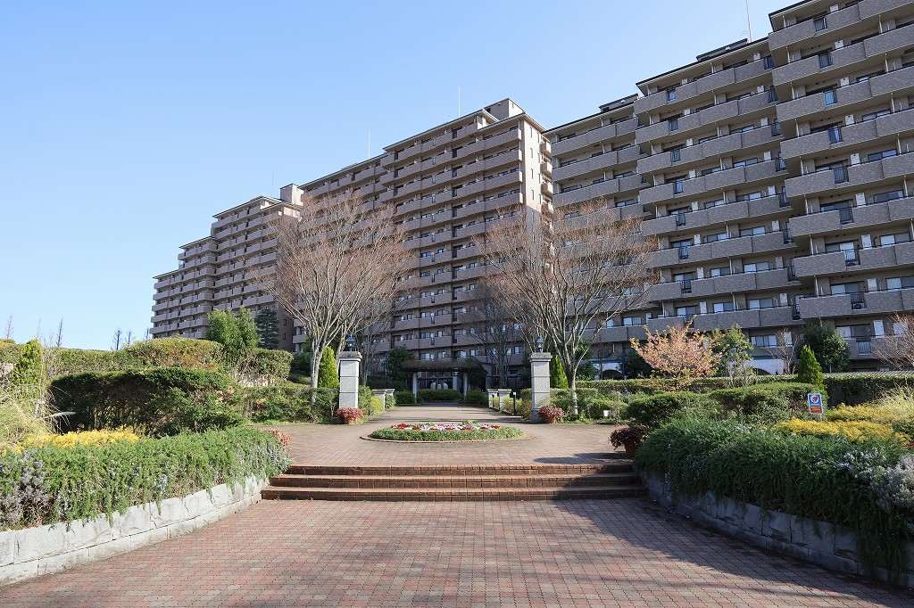 サン・ステージ緑園都市 東の街の外観