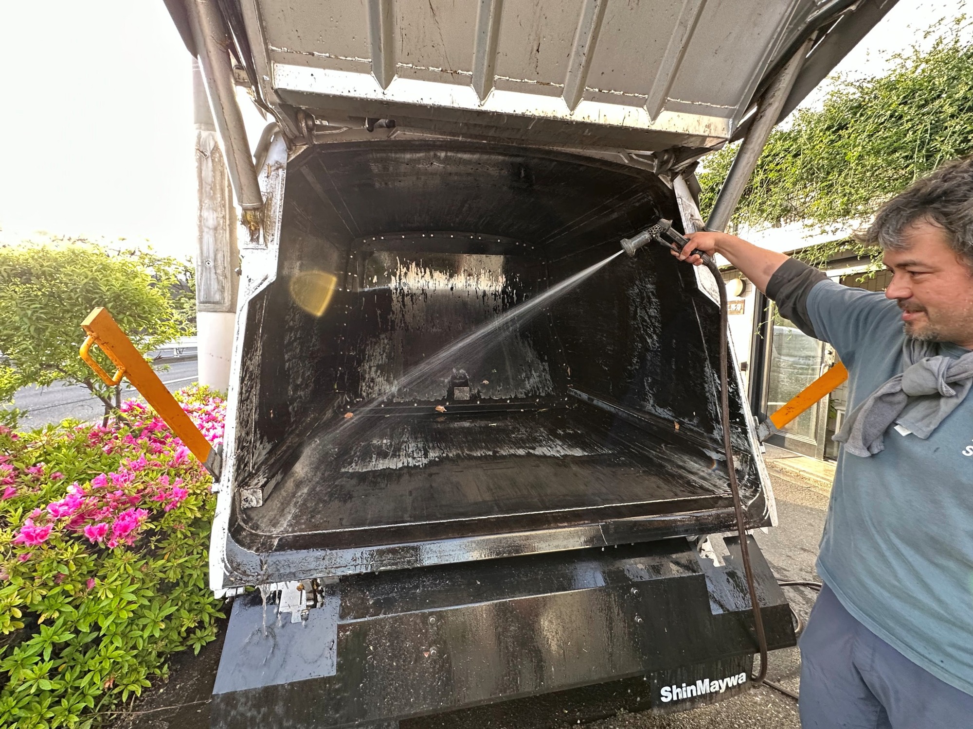 パッカー車 荷箱 内側 高圧洗浄 安全棒