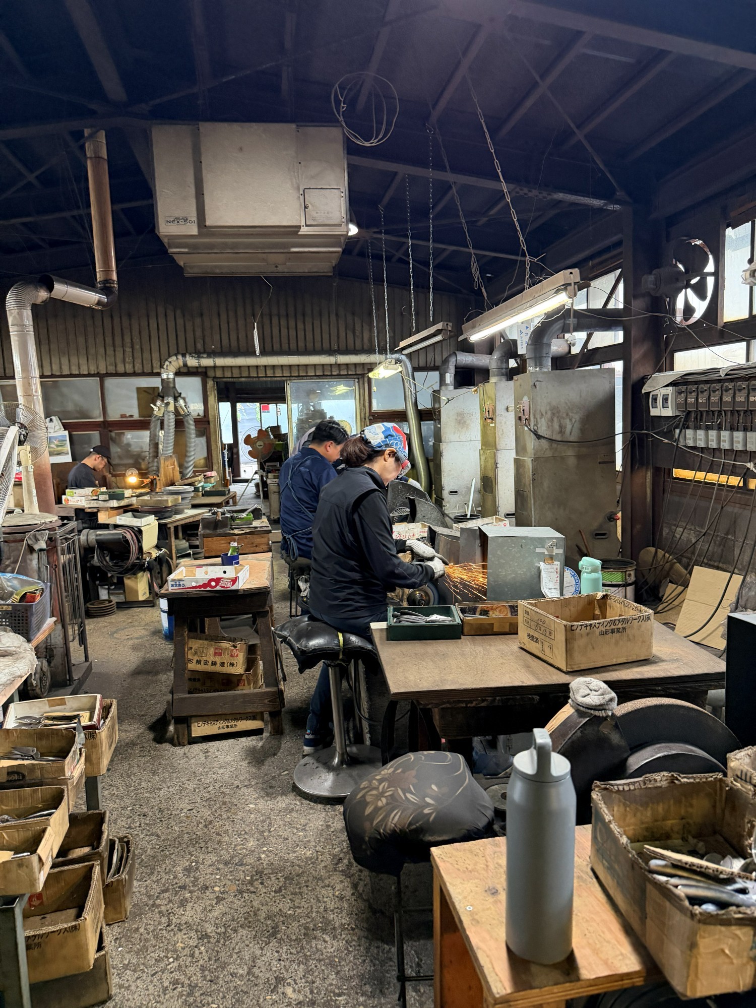 飛庄 工場 鋏 製造 職人 山形市桧町 飛塚製鋏所